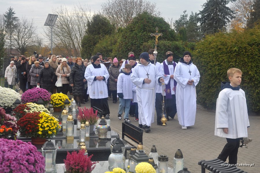 053 Procesja na nowym cmentarzu.jpg